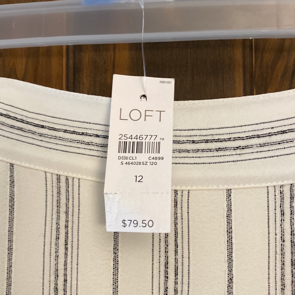 Loft.  New with tags, side zipper skirt. - Picture 2 of 7